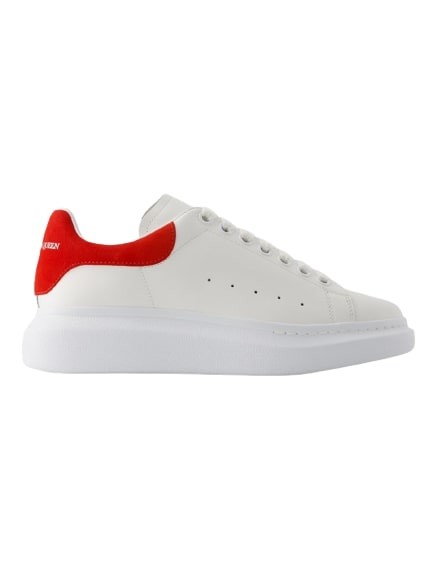 Alexander McQueen Oversized sneakers for Women - White in UAE | Level Shoes